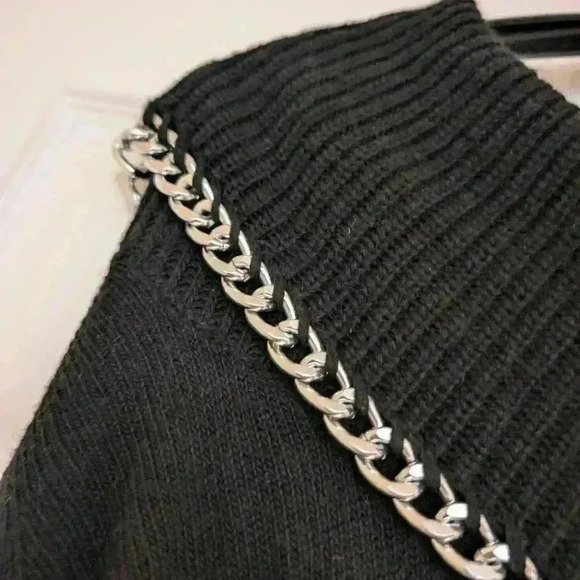 Michael Kors black chunky  sweater with chain detail size medium - Picture 5 of 6